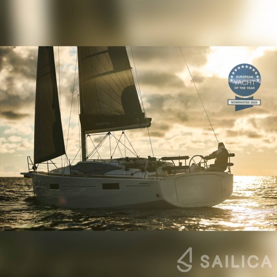 Maxus 35 - Yacht Charter Sailica