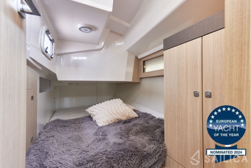 Maxus 35 - Yacht Charter Sailica