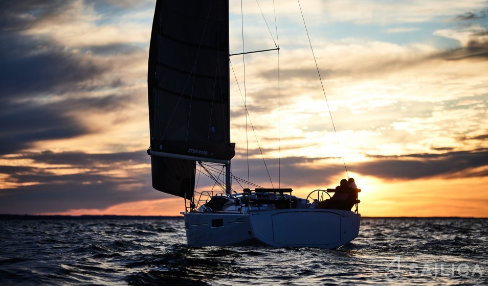 Maxus 35 - Yacht Charter Sailica