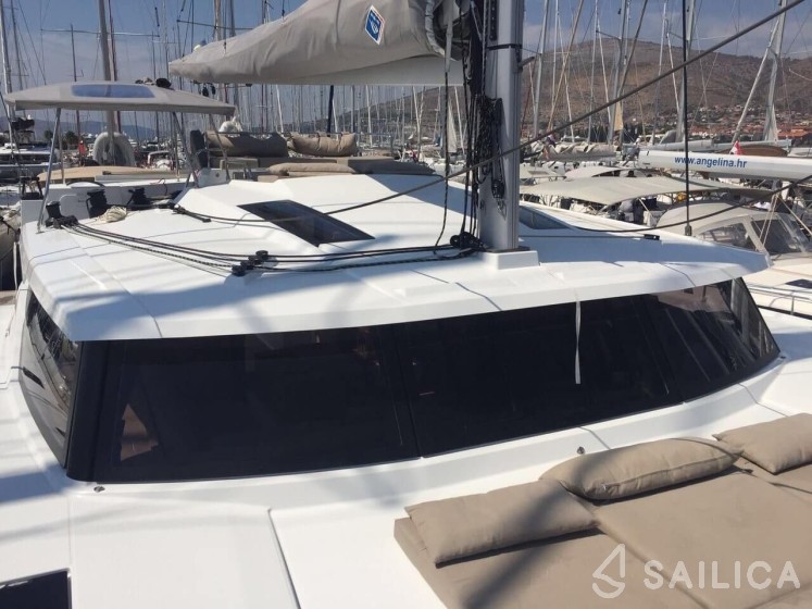Saona 47 - Yacht Charter Sailica