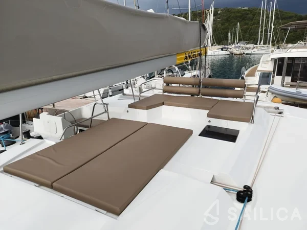 Saona 47 - Yacht Charter Sailica