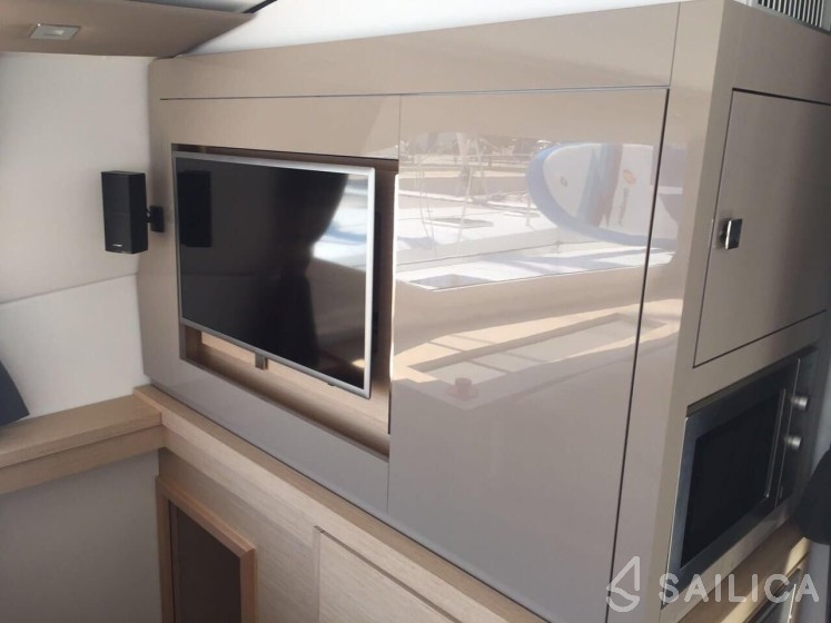 Saona 47 - Yacht Charter Sailica