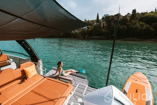 Saxdor 320 GTO - Yacht Charter Sailica