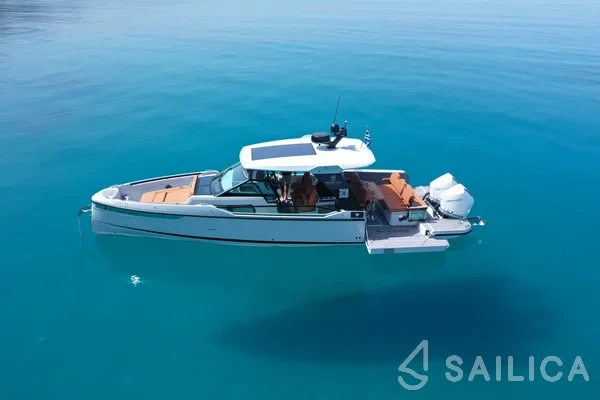 Saxdor 320 GTO - Yacht Charter Sailica