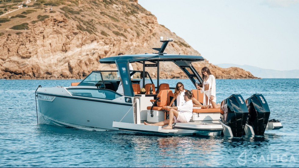 Saxdor 320 GTO - Yacht Charter Sailica