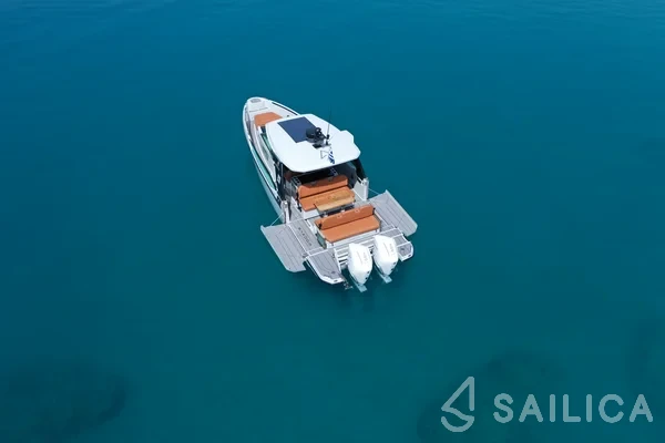 Saxdor 320 GTO - Yacht Charter Sailica