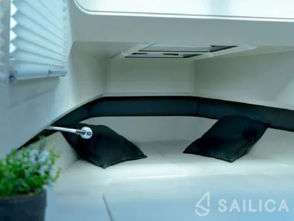 Saxdor 320 GTO - Yacht Charter Sailica