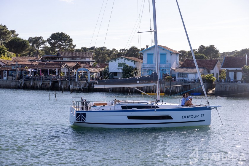 Dufour 37 - Yacht Charter Sailica