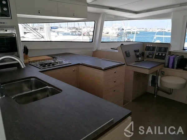 Bali 4.5 - Yacht Charter Sailica