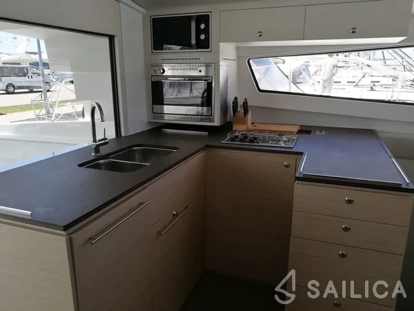 Bali 4.5 - Yacht Charter Sailica
