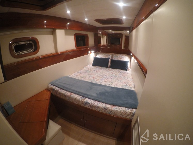 Sunreef 62 - Yacht Charter Sailica