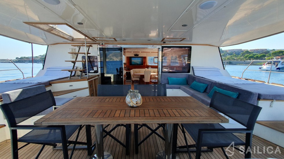 Sunreef 62 - Yacht Charter Sailica