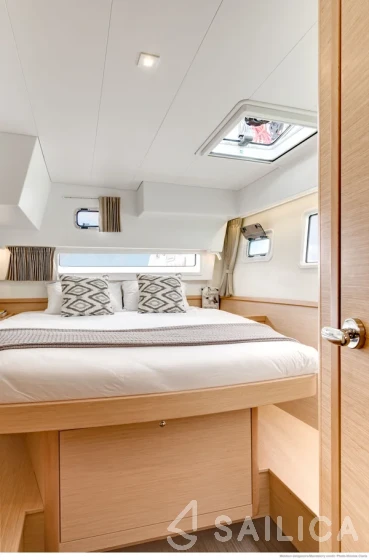 Lagoon 42 - Yacht Charter Sailica