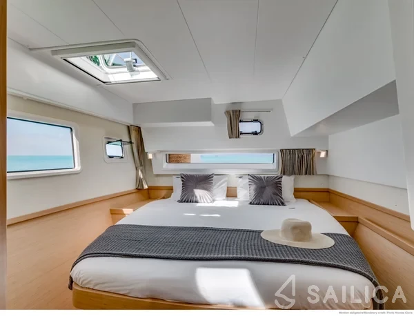 Lagoon 42 - Yacht Charter Sailica