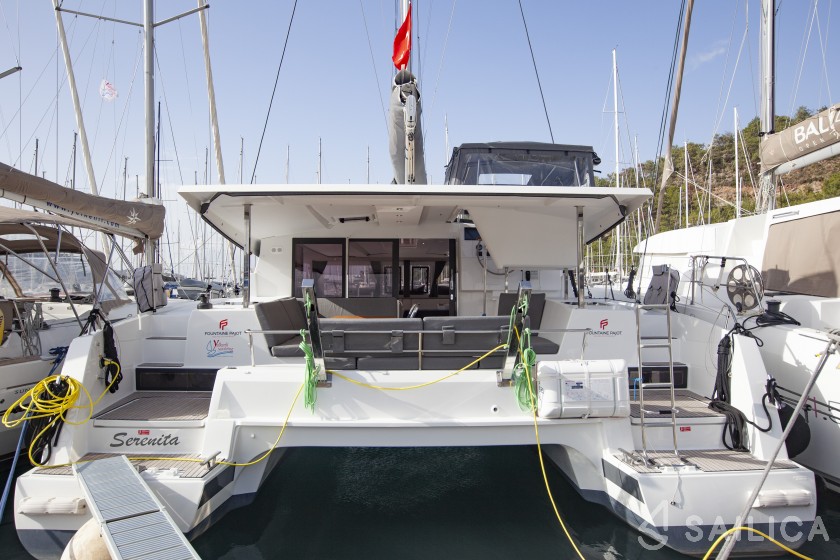 Isla 40 - Yacht Charter Sailica