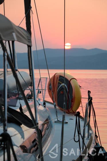 Sun Odyssey 519 - Yacht Charter Sailica
