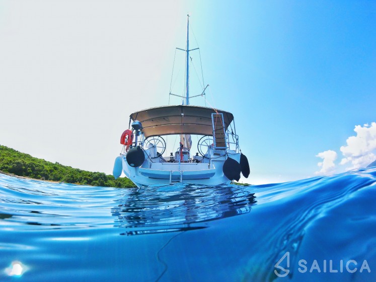 Sun Odyssey 519 - Yacht Charter Sailica