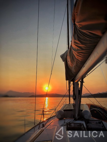 Sun Odyssey 519 - Yacht Charter Sailica