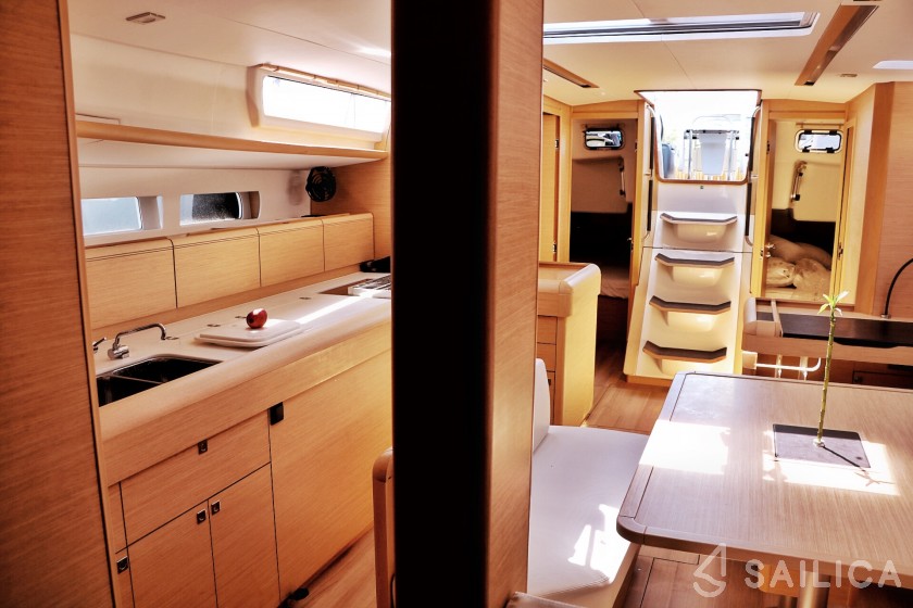 Sun Odyssey 519 - Yacht Charter Sailica