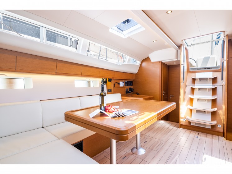 Sun Odyssey 519 - Yacht Charter Sailica