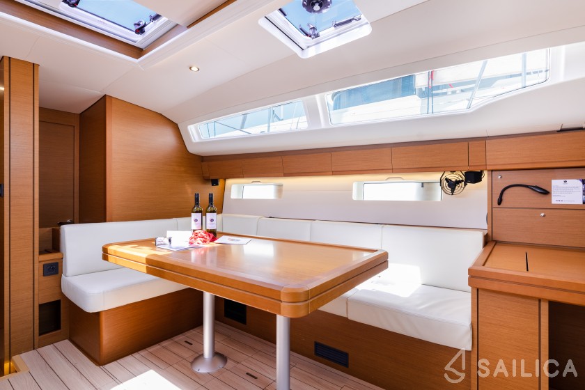 Sun Odyssey 519 - Yacht Charter Sailica