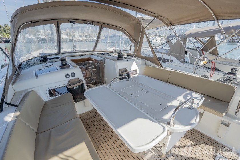 Sun Odyssey 519 - Yacht Charter Sailica