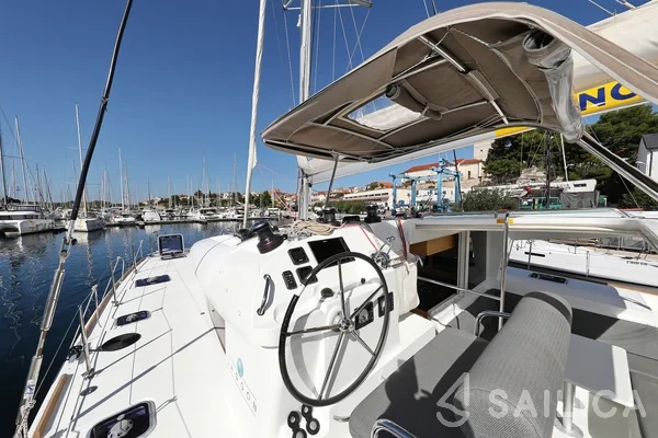 Lagoon 400 S2 - Yacht Charter Sailica