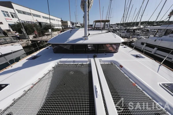 Lagoon 400 S2 - Yacht Charter Sailica