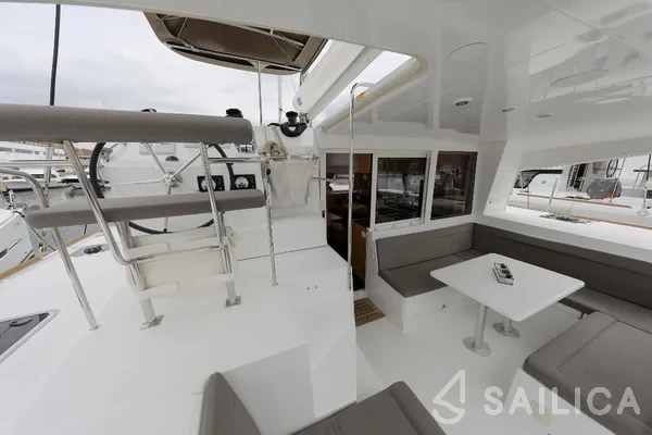 Lagoon 400 S2 - Yacht Charter Sailica