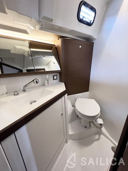 Oceanis 46.1 - Yacht Charter Sailica