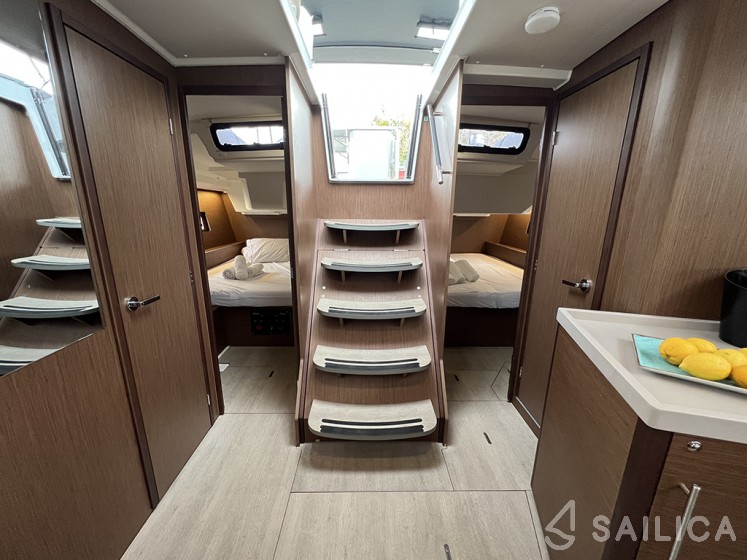 Oceanis 46.1 - Yacht Charter Sailica