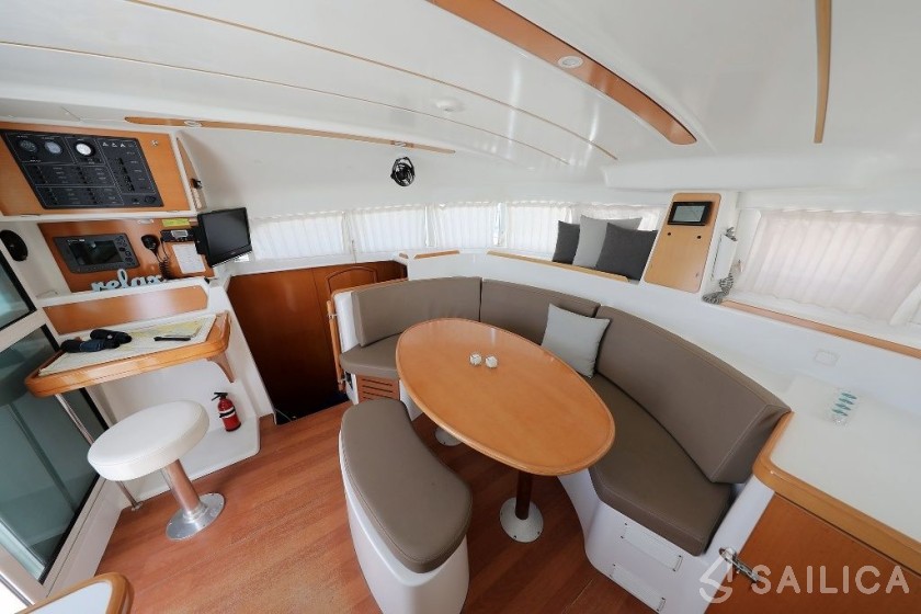 Lagoon 380 S2 - Yacht Charter Sailica