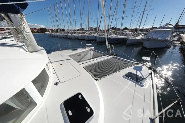 Lagoon 380 S2 - Yacht Charter Sailica
