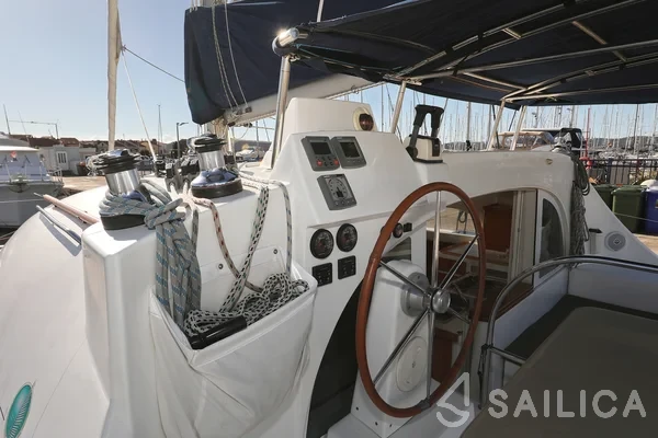Lagoon 380 S2 - Yacht Charter Sailica