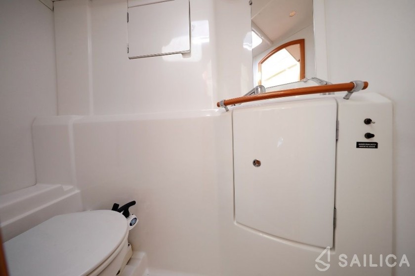 Lagoon 380 S2 - Yacht Charter Sailica