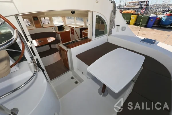 Lagoon 380 S2 - Yacht Charter Sailica