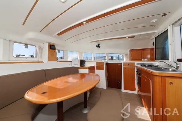 Lagoon 380 S2 - Yacht Charter Sailica