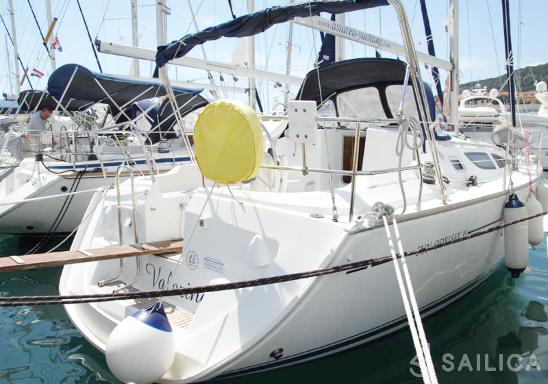 Sun Odyssey 35 - Yacht Charter Sailica