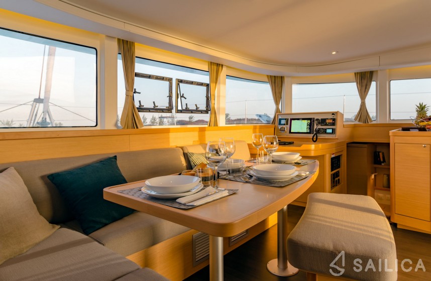 Lagoon 42 - Yacht Charter Sailica