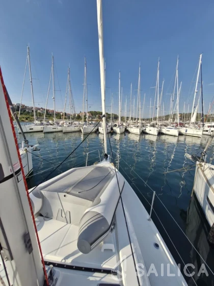 Oceanis 37.1 - Yacht Charter Sailica