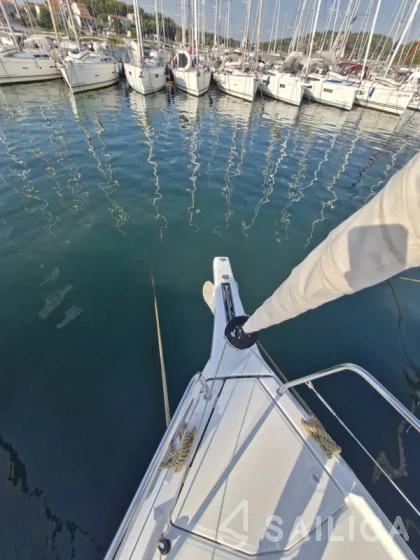 Oceanis 37.1 - Yacht Charter Sailica