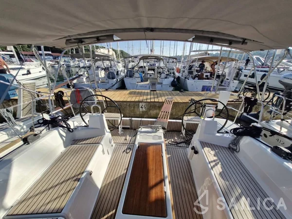 Oceanis 37.1 - Yacht Charter Sailica