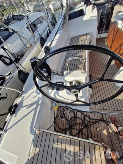 Oceanis 37.1 - Yacht Charter Sailica