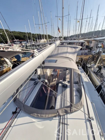 Oceanis 37.1 - Yacht Charter Sailica