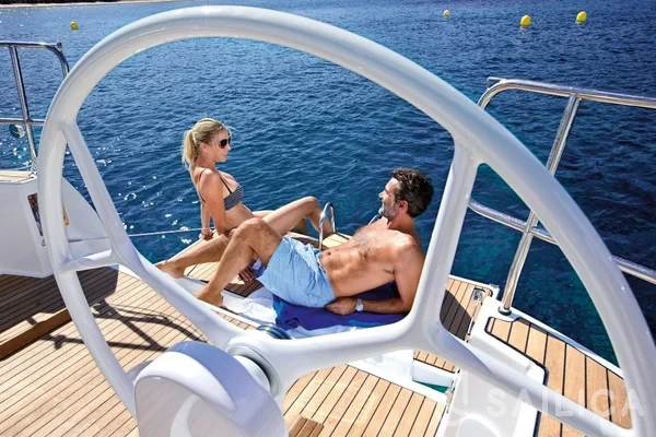 Bavaria 37 Cruiser - Yacht Charter Sailica