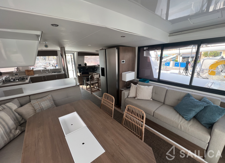 Bali 4.4 - Yacht Charter Sailica
