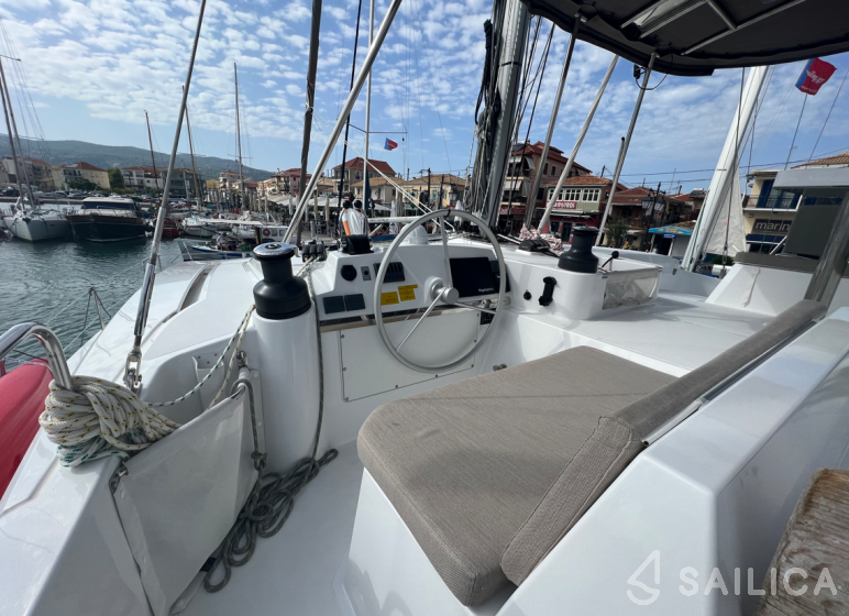 Bali 4.4 - Yacht Charter Sailica