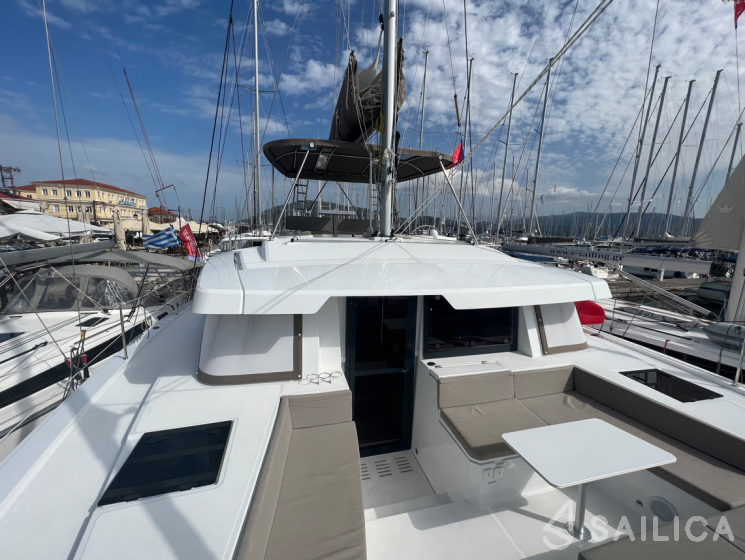 Bali 4.4 - Yacht Charter Sailica