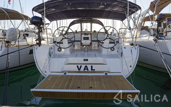 Bavaria 46 Cruiser - Yacht Charter Sailica