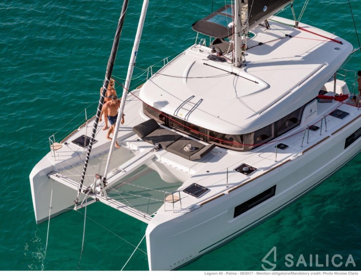 Lagoon 40 - Yacht Charter Sailica
